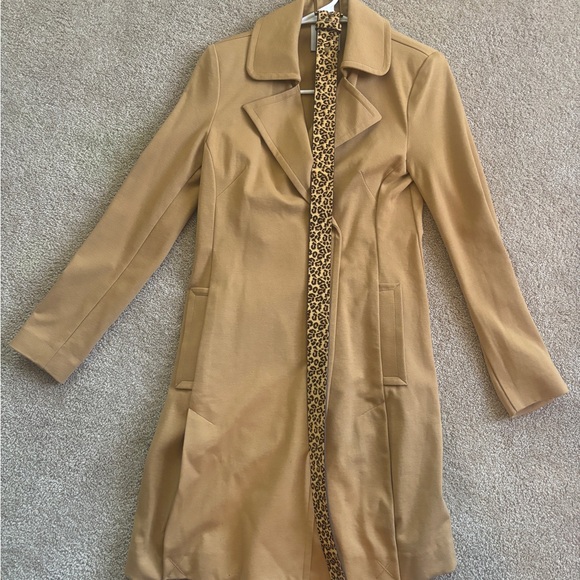 Classic Cabi camel jacket with leopard belt - Picture 1 of 5